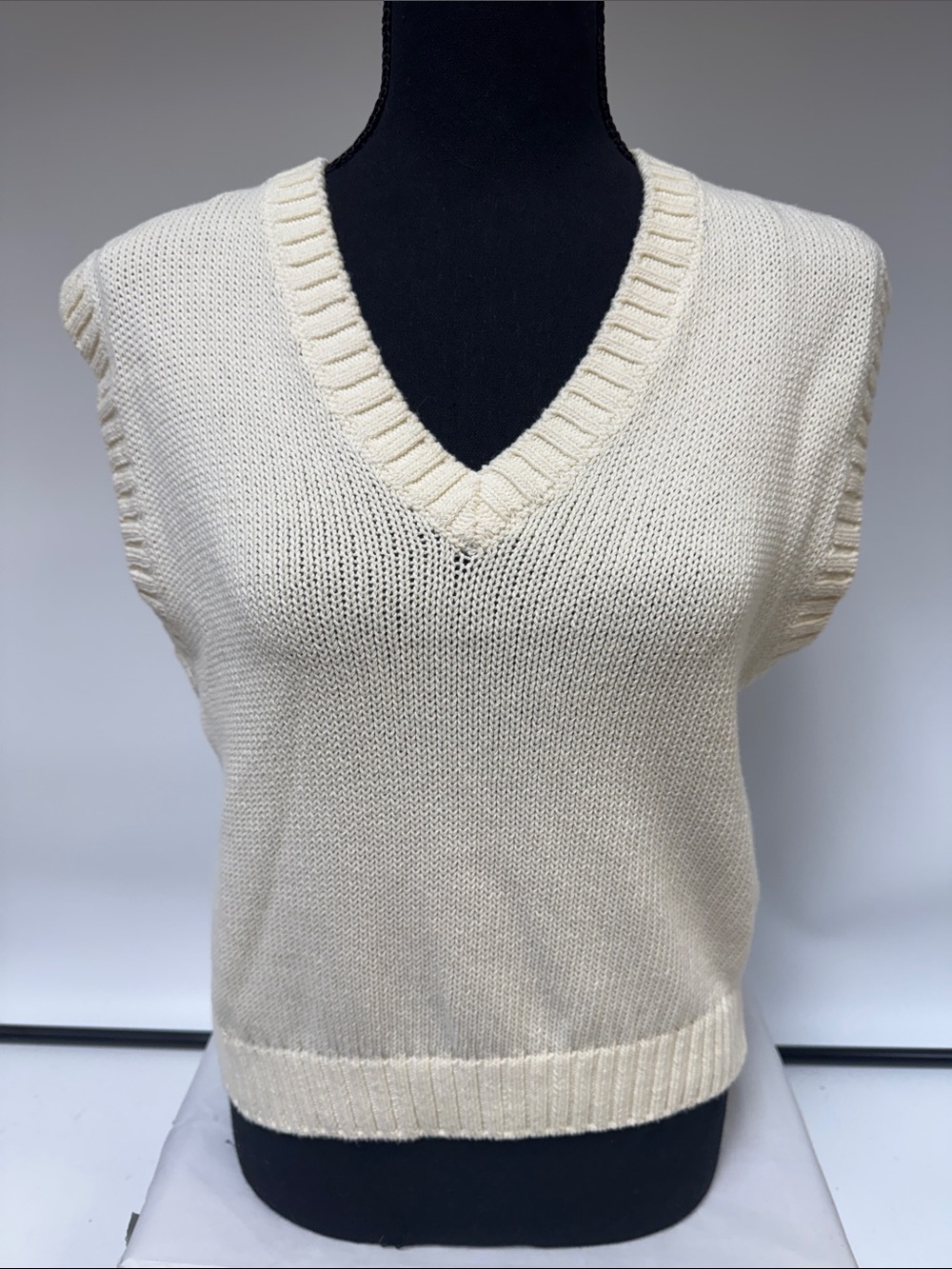 Zara Cream V-Neck Knit Sweater Vest, Medium, Like New